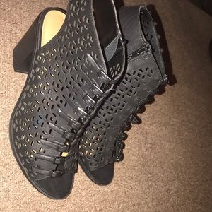 Black wedge heels